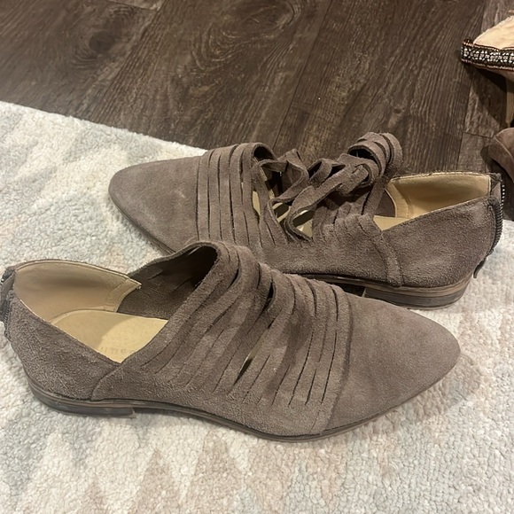Chinese Laundry Ankle Booties - Picture 2 of 3